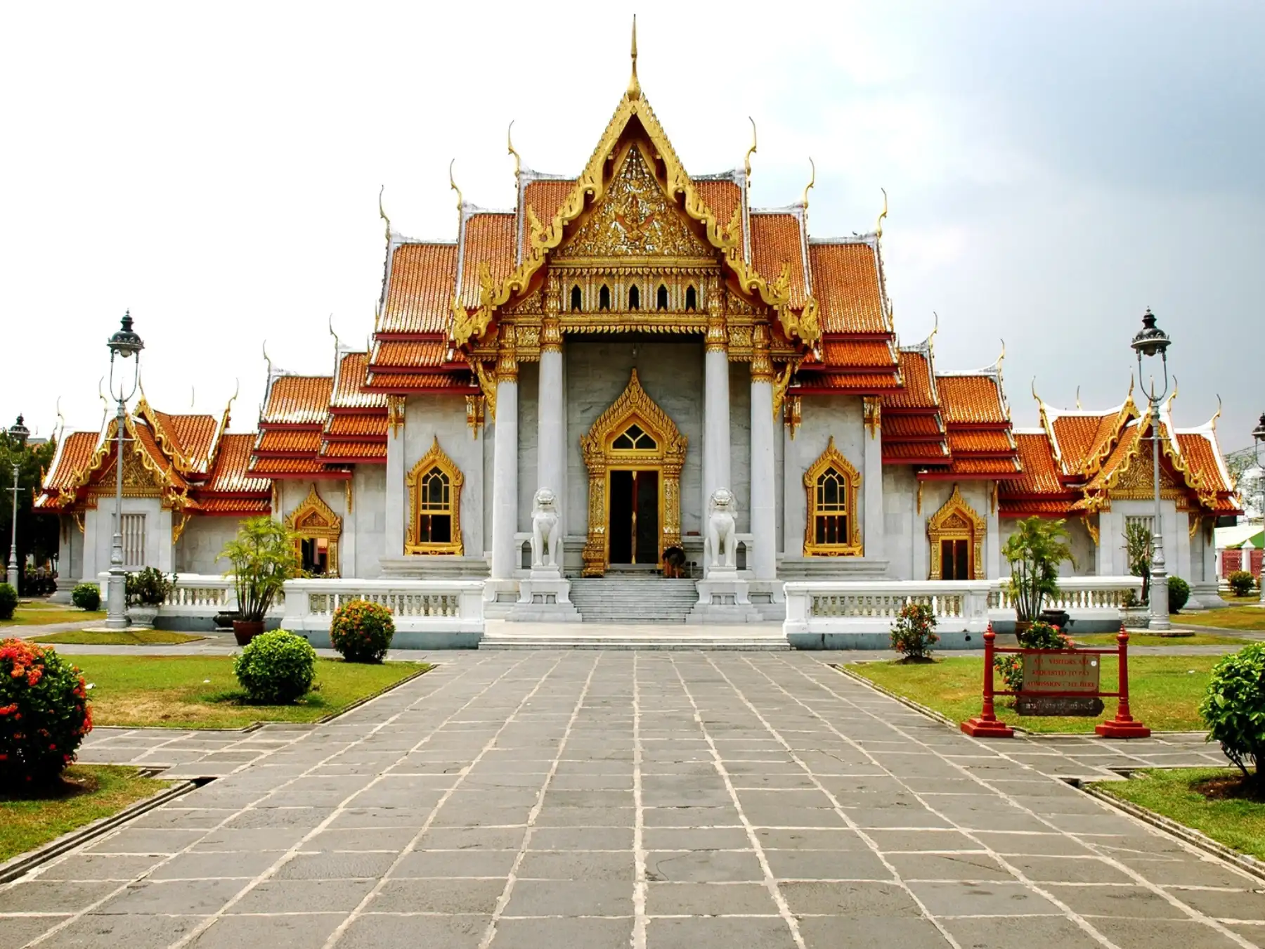 architecture building palace in thailand